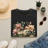 12409806841928734308_2048.jpeg Vintage Camera T-Shirt – “Collect Moments, Not Worries”