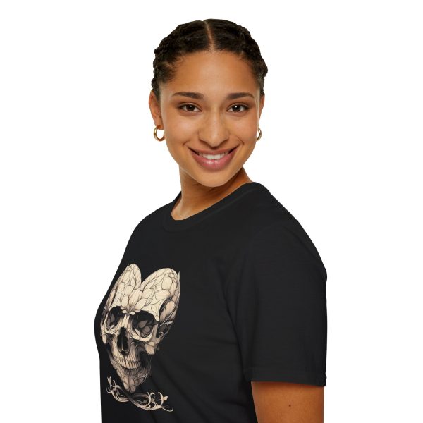4073576610736418217_2048.jpeg Skull Heart Graphic T-Shirt