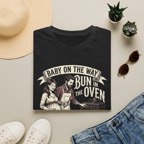 5681131879848851531_2048.jpeg Dog on Duty Pregnancy T‑Shirt – "Baby on the Way, Bun in the Oven"
